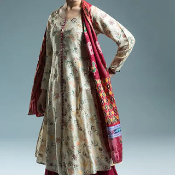 Dharma 2016, repurposed silks and cotton; photographer: BobbiLe N'diaye Photography