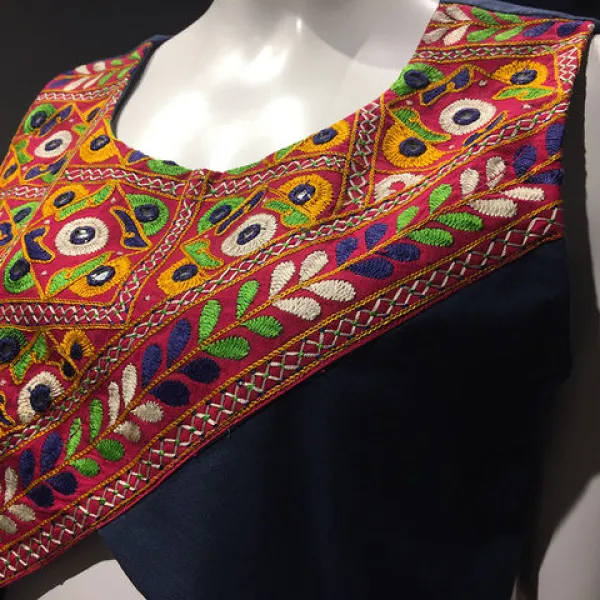 Prana 2017, organic linen and cotton blend fabric, hand embroidery