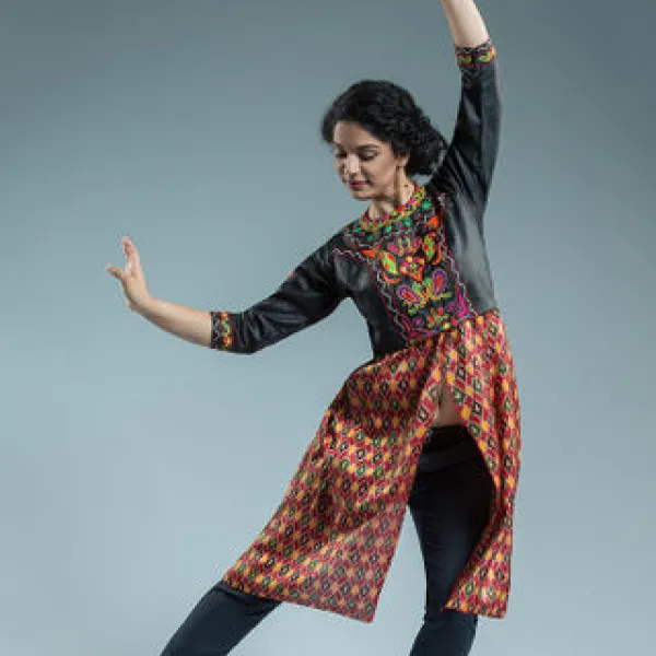 Ujjai 2016, GOTS certified organic cotton oxford, ikat, sIlk, hand embroidery; photographer: BobbiLe N'diaye Photography